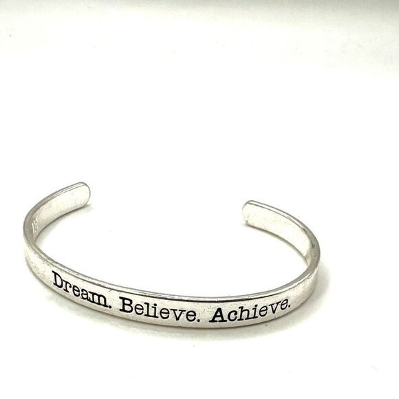12 dream believe achieve silver tone cuff bracelet - Picture 1 of 7